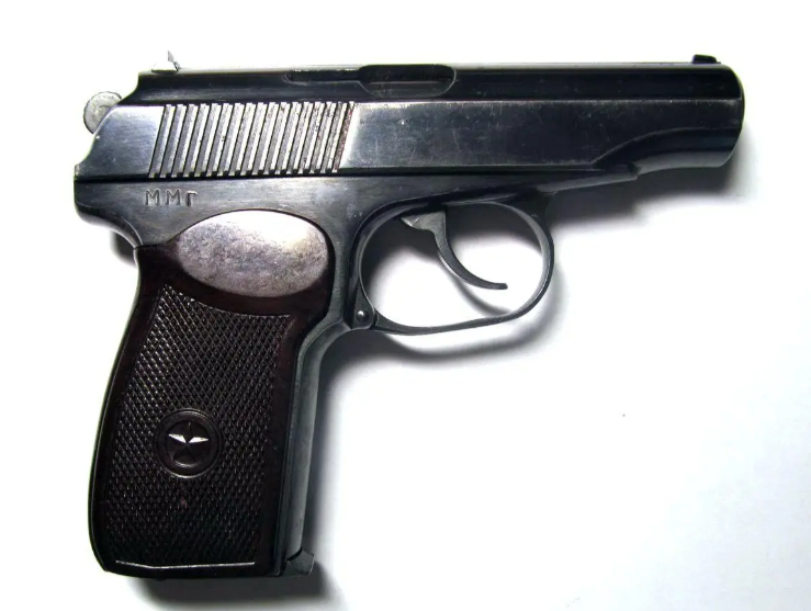 Масогабаритний макет пістолету Макарова